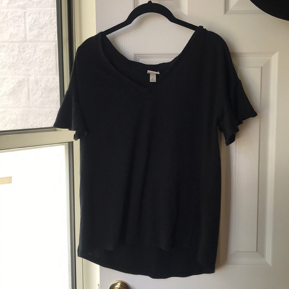 Black detailed sleeve v neck